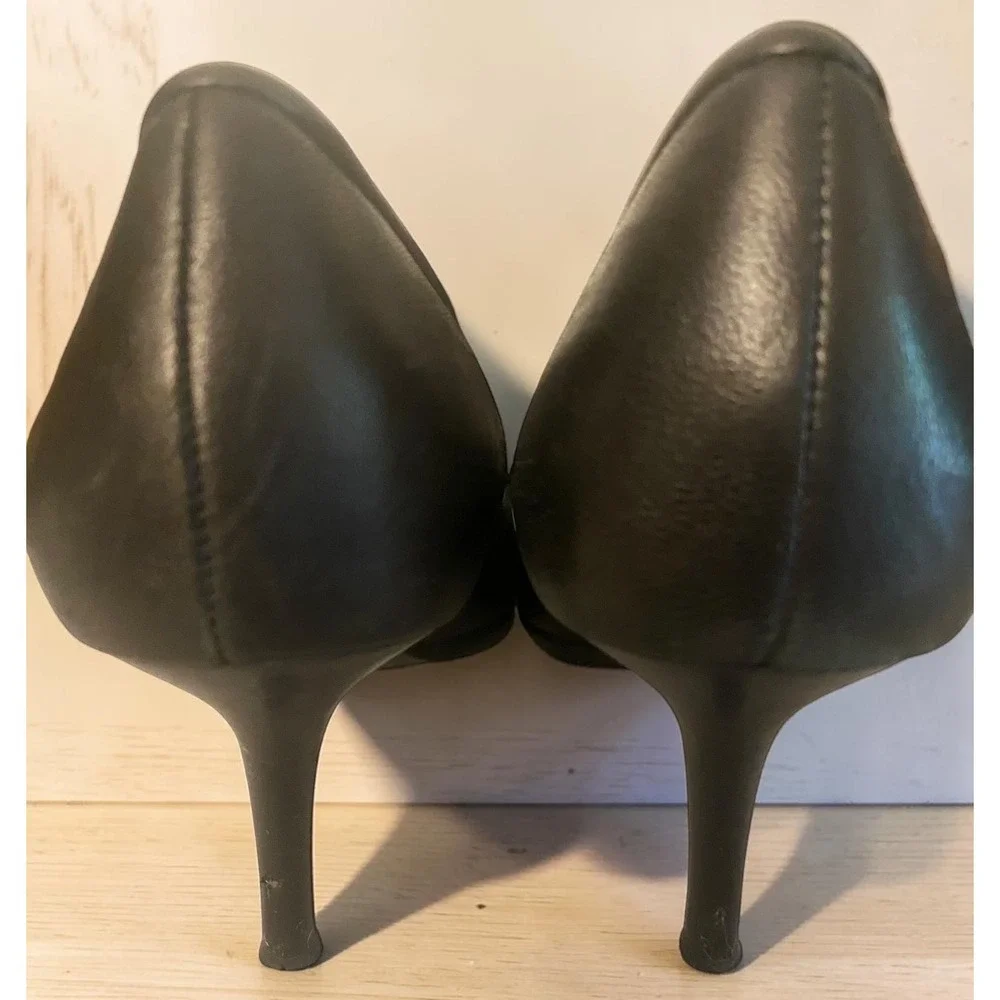 Coach Peep Toe Black Leather Signature Button Detail  Women's Size 6.5 Pumps